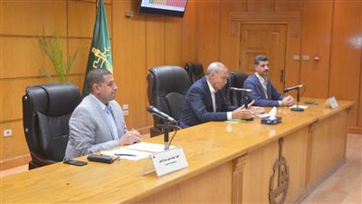 محافظ القليوبية يتابع أعمال مشروعات حياة كريمة المرحلة الأولى بمدينة شبين القناطر 