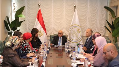 وزير التعليم يستقبل السفيرة نبيلة مكرم لبحث تنفيذ حقيبة تدريبية للأخصائيين الاجتماعيين