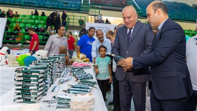 صندوق تحيا مصر: توزيع 20 ألف قطعة ملابس على الأسر الأولى بالرعاية بقنا ضمن مبادرة دكان الفرحة