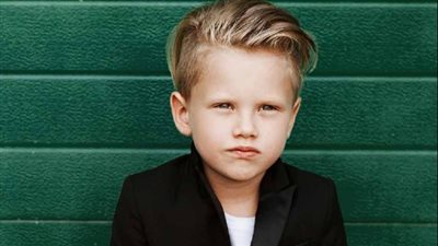 قصات شعر أطفال أولاد تناسب المدرسة.. قصير وطويل وكيرلي بالصور 