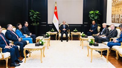 رئيس البنك الآسيوي يشيد بالتجربة المصرية لتحقيق التنمية الاقتصادية والاجتماعية الشاملة