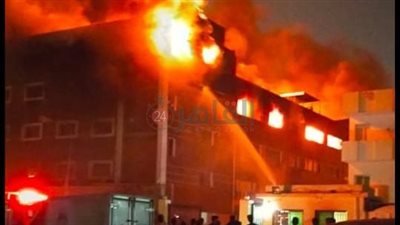 حريق يلتهم مصنع تريكو أي بي أي بالعبور.. والحماية المدنية تحاول السيطرة | صور