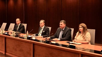 وزير السياحة والآثار يلتقي المبعوث التجاري لرئيس الوزراء البريطاني