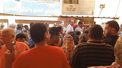 زحام أمام مكاتب التوثيق بالدقهلية لتحرير التوكيلات لمرشحي الانتخابات الرئاسية 