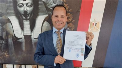 أحمد روبي.. أول مصري بالكويت يحرر توكيلا رسميا لترشح الرئيس السيسي 