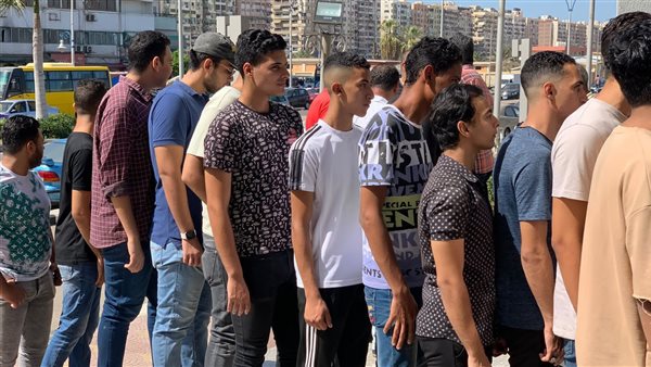 إقبال ملحوظ لشباب