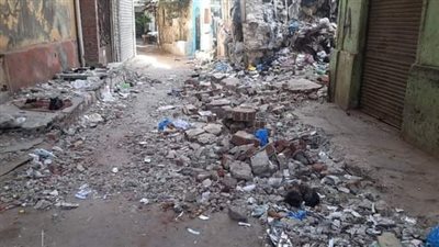 انهيار أجزاء من عقار بحي الجمرك في الإسكندرية دون إصابات