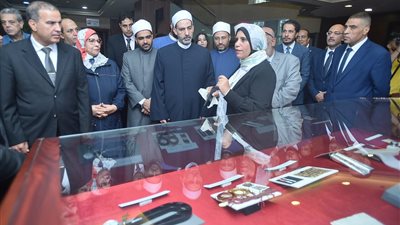 دار الكتب تحتفل بالانتهاء من ترميم مصحف حجازي يعود إلى القرن الأول الهجري