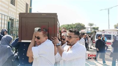 انهيار والدتها.. وصول جثمان موظفة جامعة القاهرة ضحية زميلها إلى مسجد السيدة نفيسة لأداء صلاة الجنازة عليها | بث مباشر