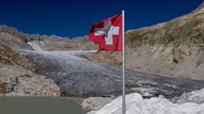 قد يؤدي لفيضانات.. سويسرا تعلن ذوبان 10% من الأنهار الجليدية