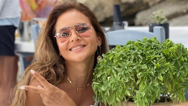 الفنانة نيللي كريم