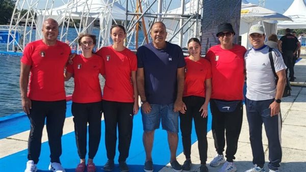 منتخب السباحة بالزعانف