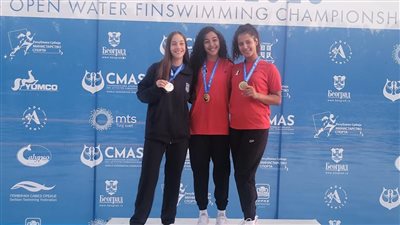 وزير الرياضة يهنئ المنتخب المصري للسباحة بالزعانف لفوزه بالمركز الأول في بطولة العالم