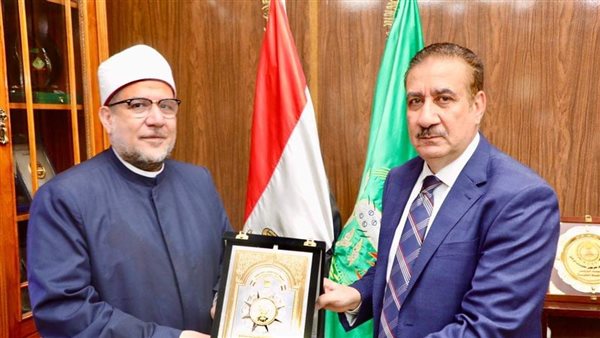 وزير الأوقاف ومحافظ