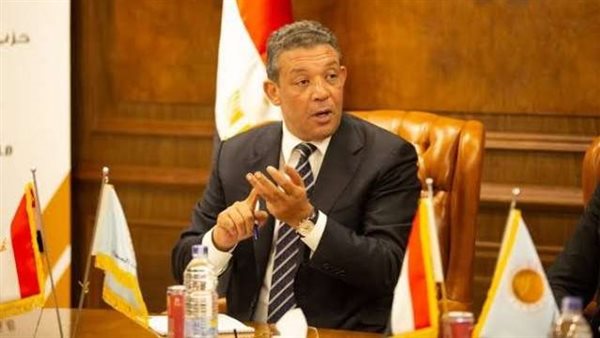  حازم عمر رئيس حزب