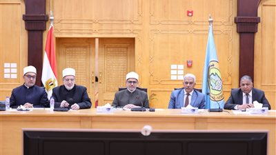 رئيس جامعة الأزهر يهنئ منسوبي الجامعة بالعام الدراسي الجديد ويحثهم على الاجتهاد في طلب العلم