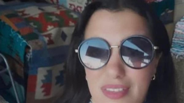 الصحفية دنيا سمير