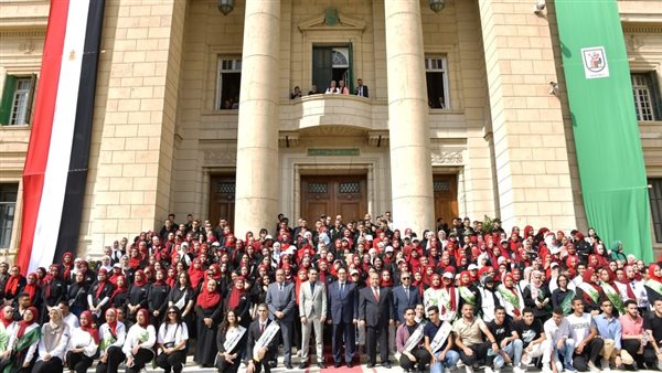 جامعة القاهرة تتزين