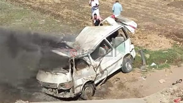 انقلاب ميكروباص على