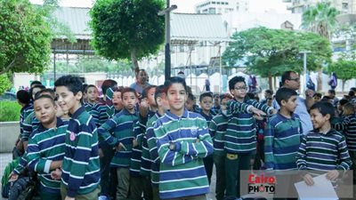 طلاب المعاهد الأزهرية يصطفون في طابور أول أيام الدراسة