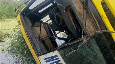 بينهم 7 تلاميذ.. إصابة 9 أشخاص إثر انقلاب أتوبيس مدرسة خاصة في مشروع صرف بالمنوفية