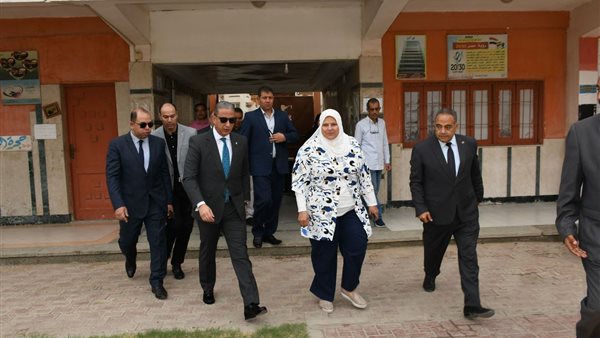 جانب من متابعة محافظ