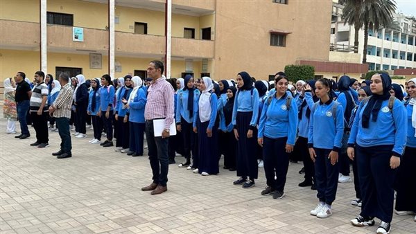 الطالبات في أول يوم