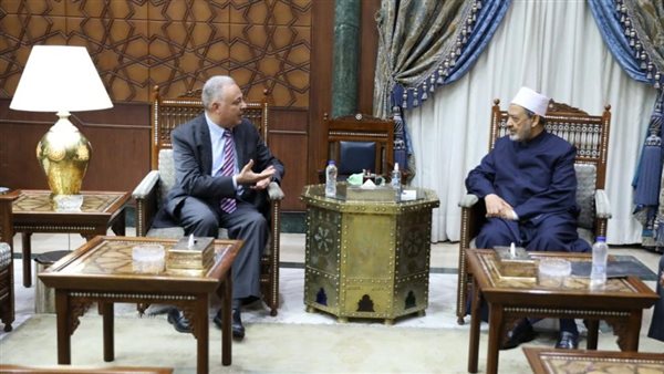 الدكتور أحمد الطيب