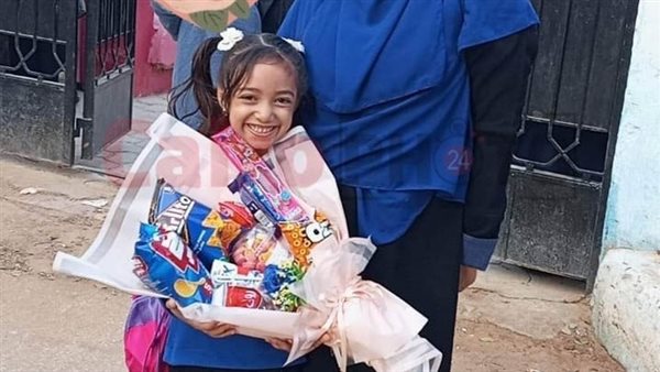 الطفلة فرح ووالدتها