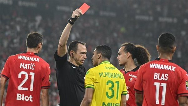 طرد مصطفى محمد في