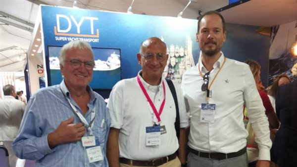 السياحة تشارك في