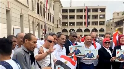 بالبلالين والأعلام.. أساتذة جامعة الفيوم وطلاب المدارس بالجيزة يشاركون في مسيرة دعما للرئيس السيسي | بث مباشر