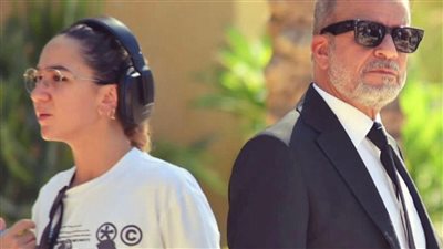 شريف منير يدعم مخرجة شابة ويشاركها أول أعمالها خلال فيلم مين يصدق