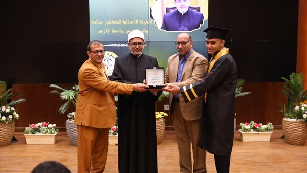 الدكتور سلامة داود