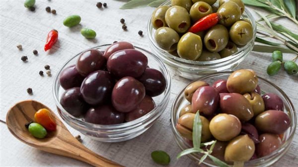 طريقة تخليل الزيتون