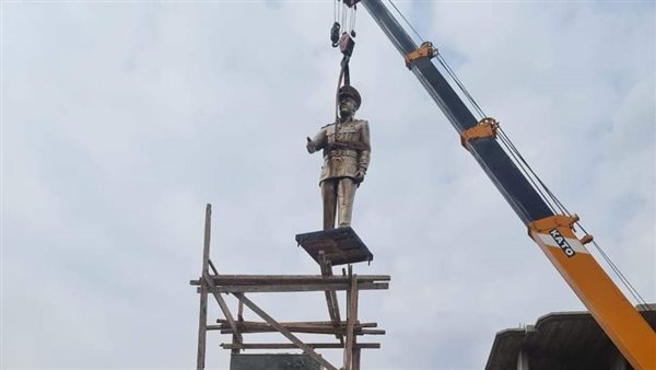 تمثال البطل أحمد