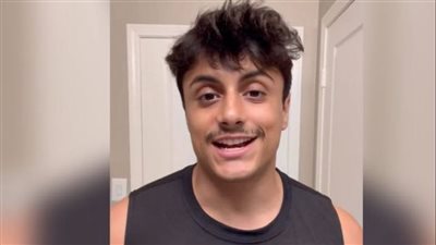 تنتقل إلى العين والمخ.. شاب يثير دهشة الأطباء بعد تناوله الديدان عن عمد 