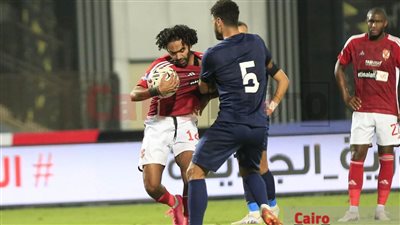 سامي قمصان يعنف حسين الشحات خلال استبداله أمام إنبي.. وخالد بيبو يتدخل لإنهاء الأزمة |خاص