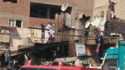 حريق يلتهم مخبزا و4 محلات بالأقصر