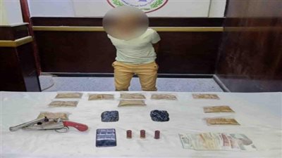 التحقيق مع عاطل بحوزته حشيش واستروكس وفرد خرطوش بحدائق القبة