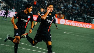 مرموش يسجل في فوز إينتراخت فرانكفورت بسداسية على هلسنكي في دوري المؤتمر الأوروبي