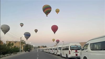 55 رحلة بالون طائر.. 1100 سائح يستمتعون بمشاهدة معالم الأقصر | بث مباشر 