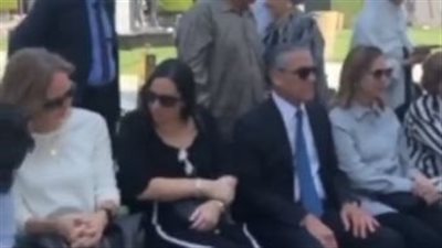 في الذكرى الـ 50 لنصر أكتوبر.. أبناء مبارك والسادات يزورون قبري والديهم | بث مباشر 