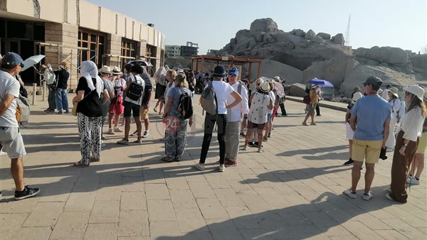 توافد أعداد كبيرة