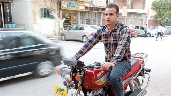 شاب يعثر على 15 ألف