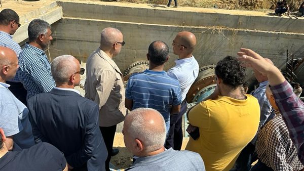 وزير الإسكان بموقع