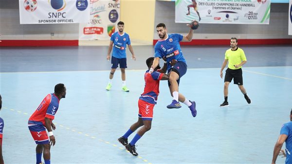 الأهلي أمام فريق