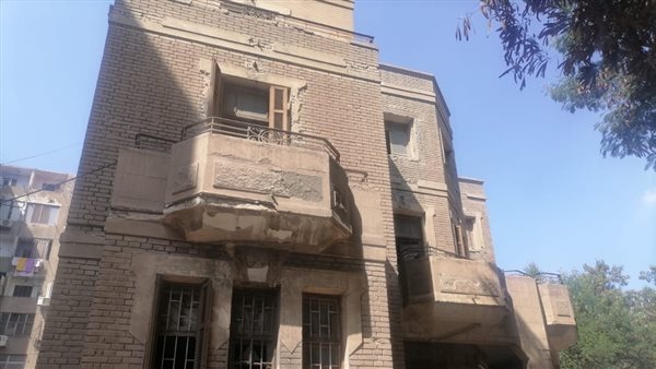 انهيار جزئي لفيلا