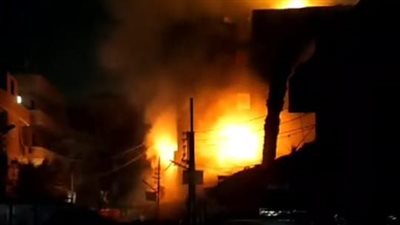 إصابة 4 أشخاص بعد نشوب حريق بعقار في شبين القناطر | صور 