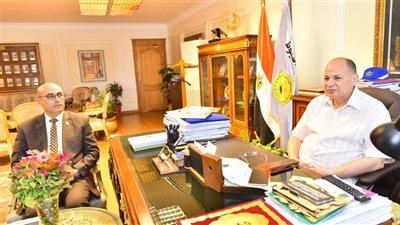 محافظ أسيوط يتابع مشروعات حياة كريمة بمنفلوط وديروط 